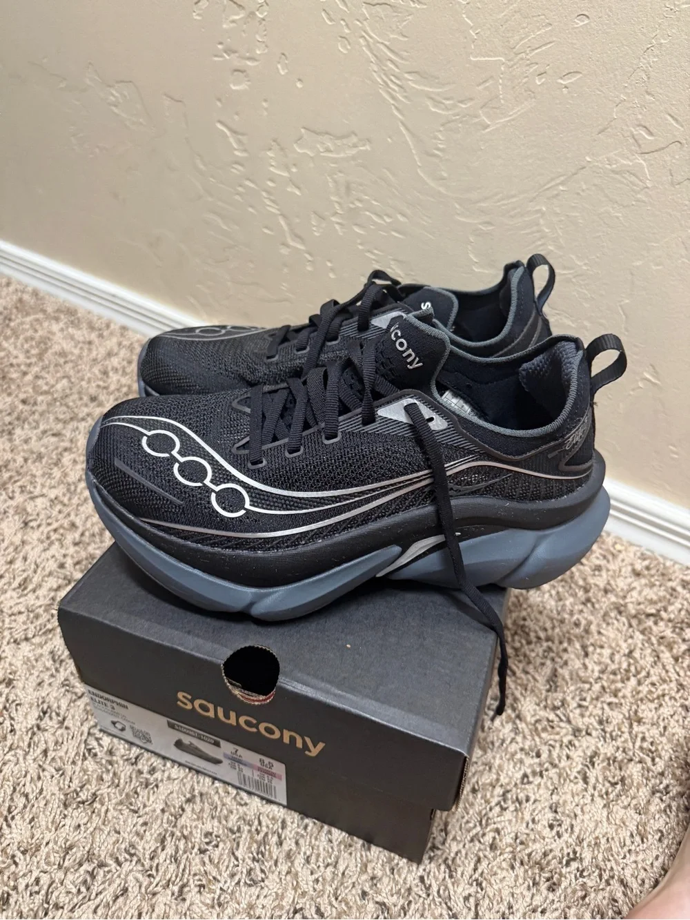 Saucony Endorphin Elite 3 unisex men’s 7 women’s 8.5 black/gun metal